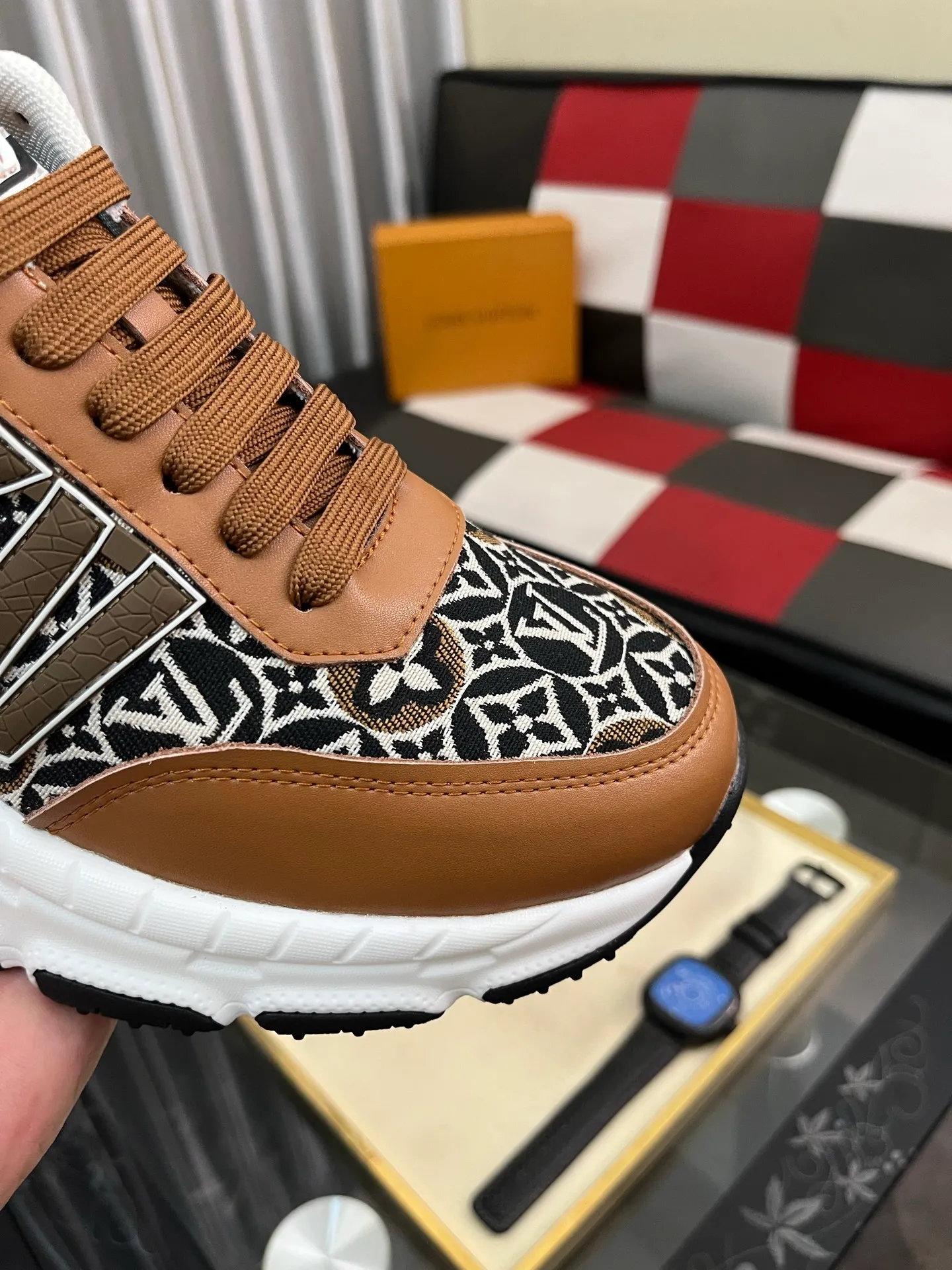 Men's shoes 💰458⌚️⌚️LV Louis Vuitton. The latest trendy casual shoes are popular in physical stores in sizes 38-44. New spring and summer comfortable imported custom original cowhide, unique jacquard fabric element design. With sheepskin lining, Lv original bottom, [sun][sun] high-end packaging and high quality💪Details determine the quality, you can enter and leave the counter at will, welcome to compare🇮🇹3️⃣colors available